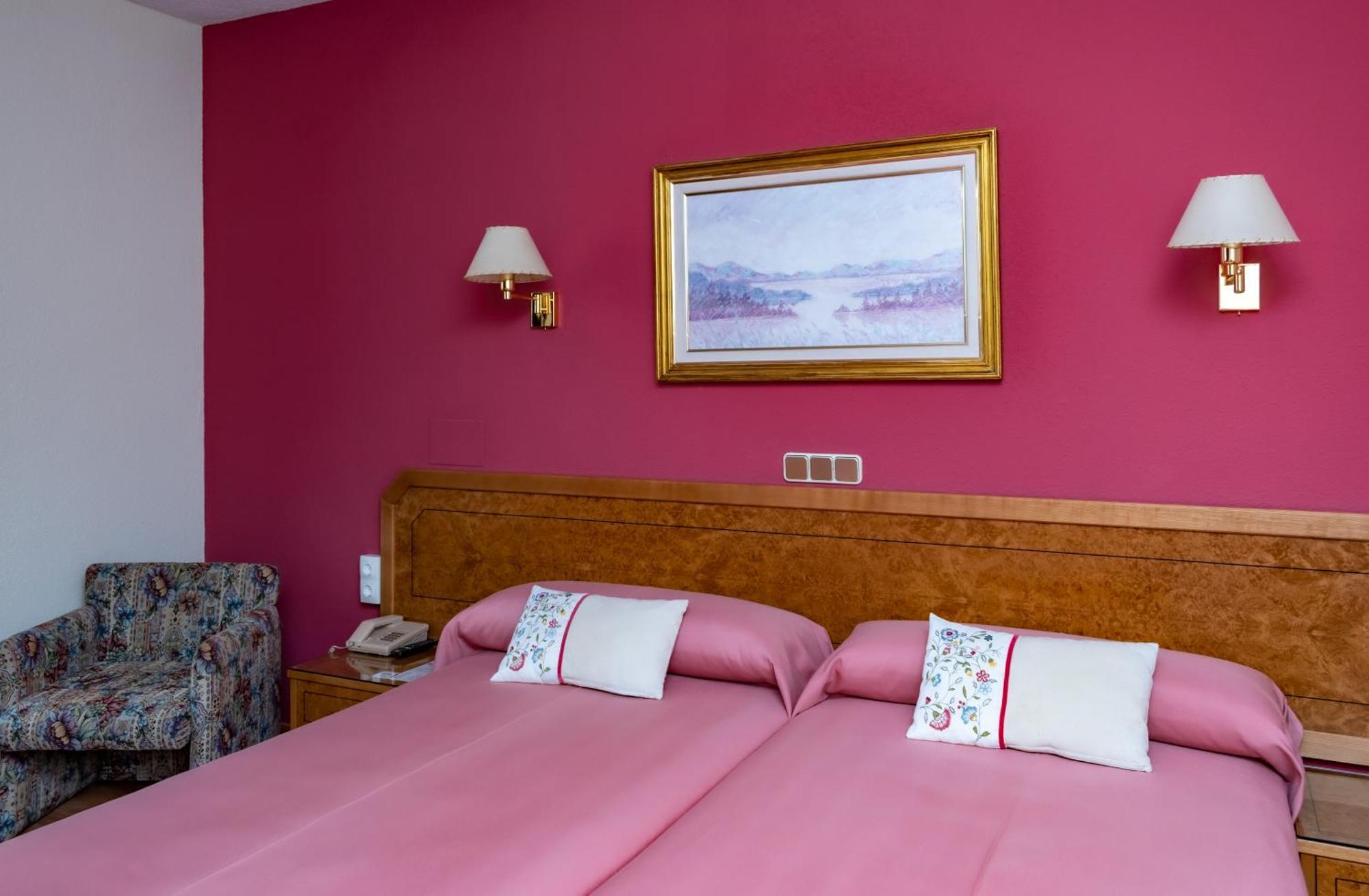 Hotel Don Carmelo Ávila Екстериор снимка