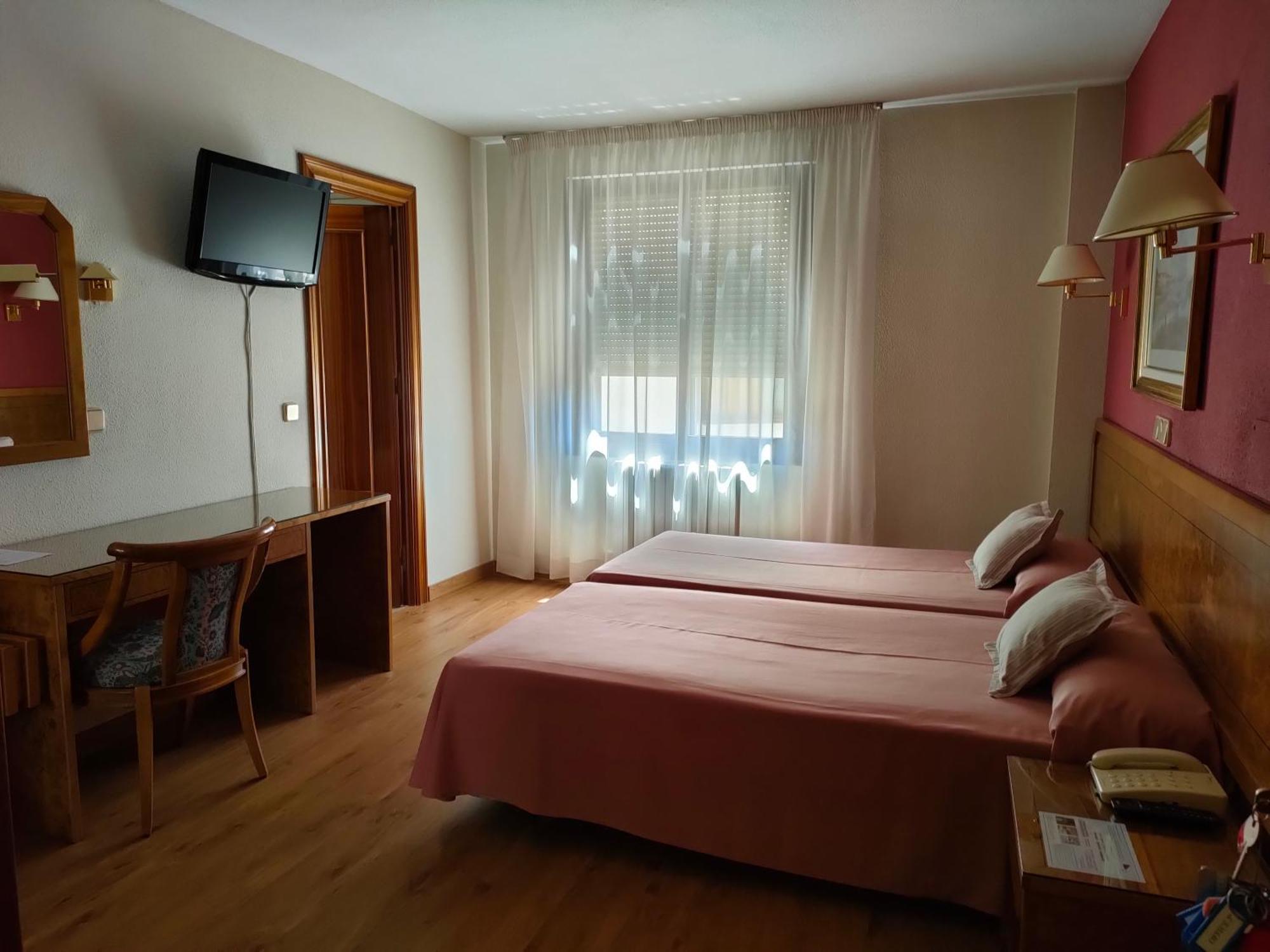 Hotel Don Carmelo Ávila Екстериор снимка
