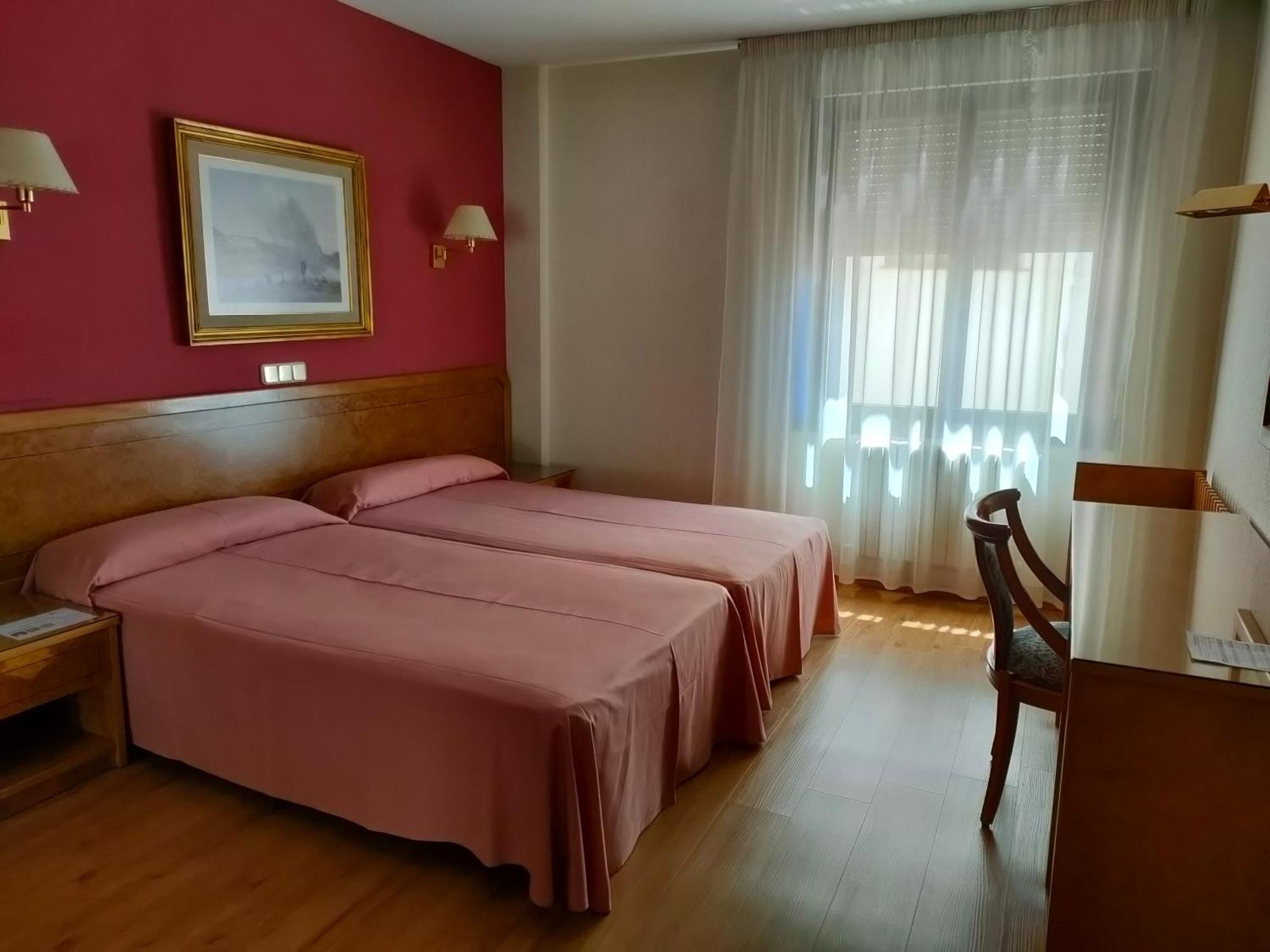 Hotel Don Carmelo Ávila Екстериор снимка