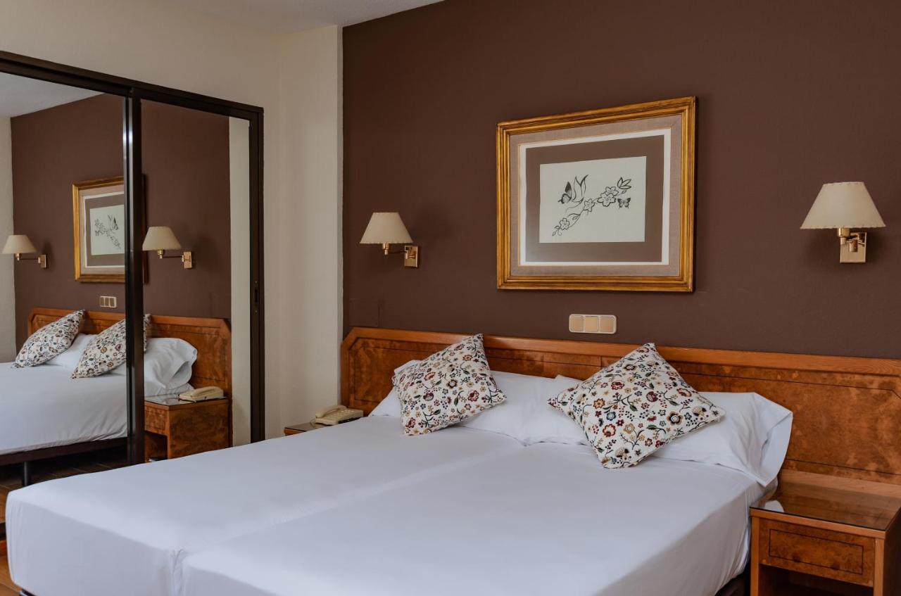 Hotel Don Carmelo Ávila Екстериор снимка